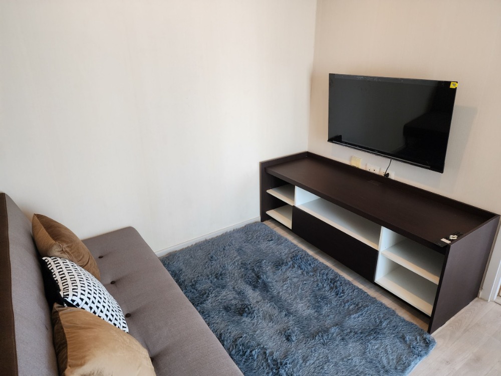 For RentCondoNonthaburi, Bang Yai, Bangbuathong : The condition is as shown. North direction**New, first hand!! The room is available. Beautiful and luxurious. The picture is from the real room** For rent, Plum Condo Central Station Phase 1, beautiful view, not long to wait for the lift. SN490.73