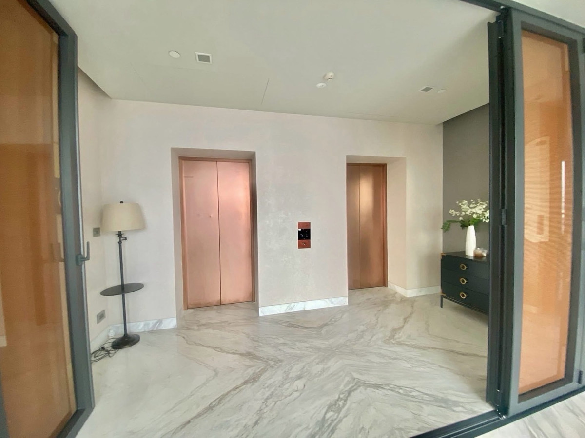 ขายคอนโดสุขุมวิท อโศก ทองหล่อ : คอนโดหรูทองหล่อ ใกล้ BTS มีลิฟต์ส่วนตัว เลี้ยงสัตว์ได้ วิวโล่ง เหมาะลงทุน ผลตอบแทนดี