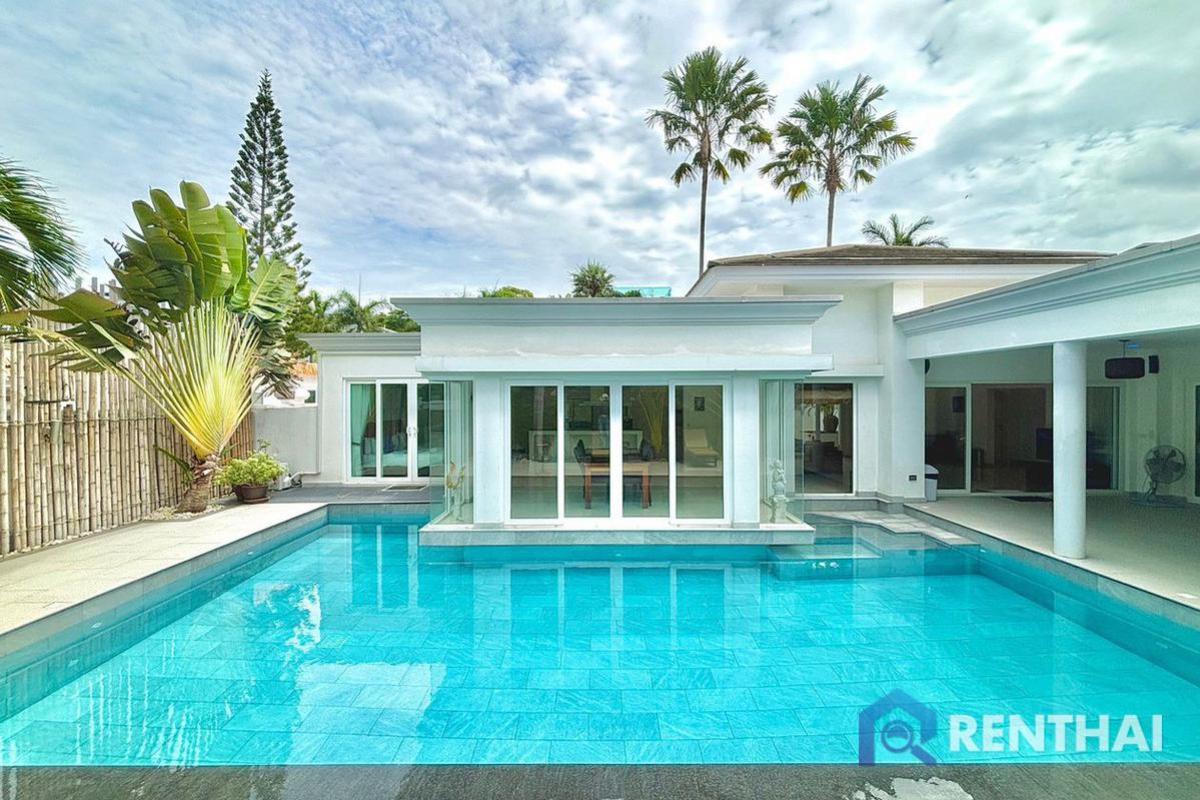 For SalePattaya, Bangsaen, Chonburi : Modern pool villa in a luxury village