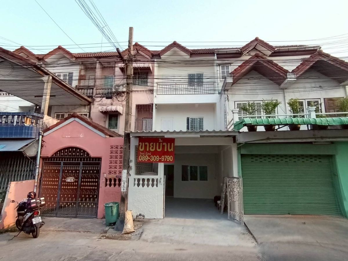 For SaleTownhomeRama 2, Bang Khun Thian : Townhouse for sale, 3 floors, Sinthavee Villa Village, prime location, Chom Thong District, Bangkok