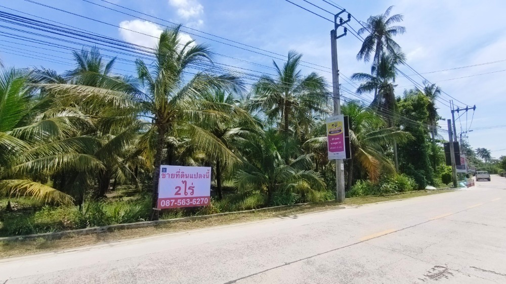 For SaleLandRathburana, Suksawat : Land for sale, 2 rai 14 sq m, Soi Suk Sawat 30, Intersection 10, on the main public road, can connect to Rama 2 Road or Phutthabucha 39, near the expressway, near King Mongkuts University of Technology Thonburi