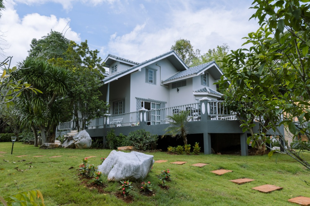 For SaleHousePak Chong KhaoYai : 🔥🔥 Urgent !!! For Sale🔥🔥 Big detached house On Khao Yai location, please contact 081-499-5842 094-505-8786 Khun Rung
