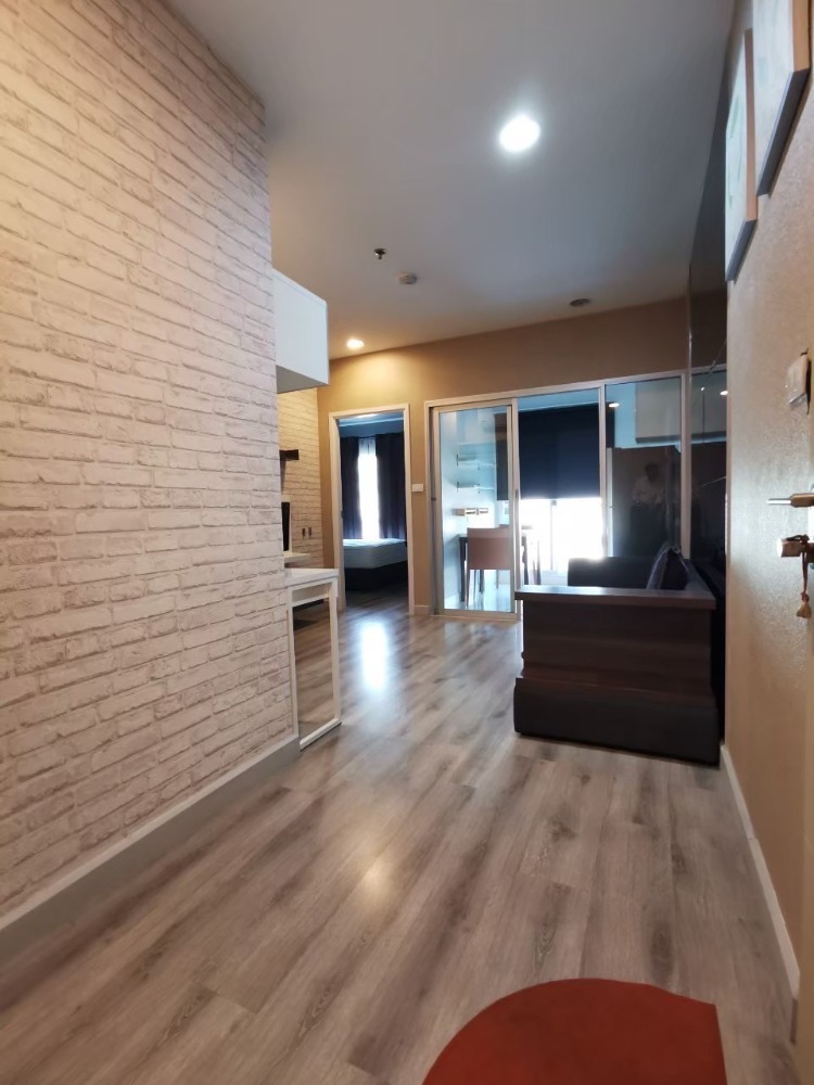 For RentCondoSathorn, Narathiwat : For rent 📍Centric Sathorn - Saint Louis 📍 Fully furnished and electrical appliances, near BTS Surasak.