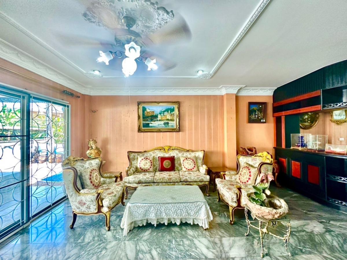 For RentHousePinklao, Charansanitwong : 📢👇Single house for rent in Taling Chan area, the front of the house faces north, decorated in a luxurious European style, near VELO Plaza, Central Westville.