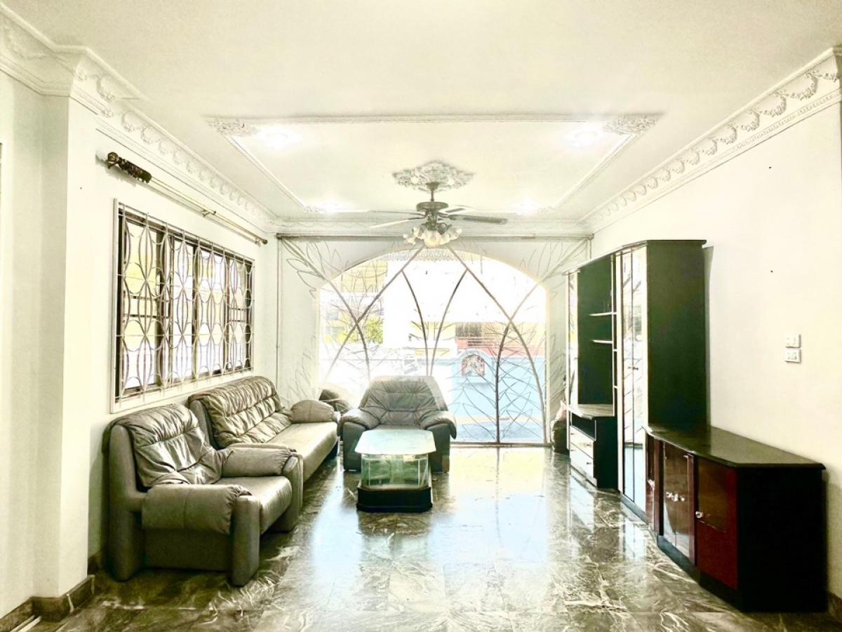 For RentHousePinklao, Charansanitwong : 📢👇Single house for rent in Taling Chan area, the front of the house faces north, decorated in a luxurious European style, near VELO Plaza, Central Westville.