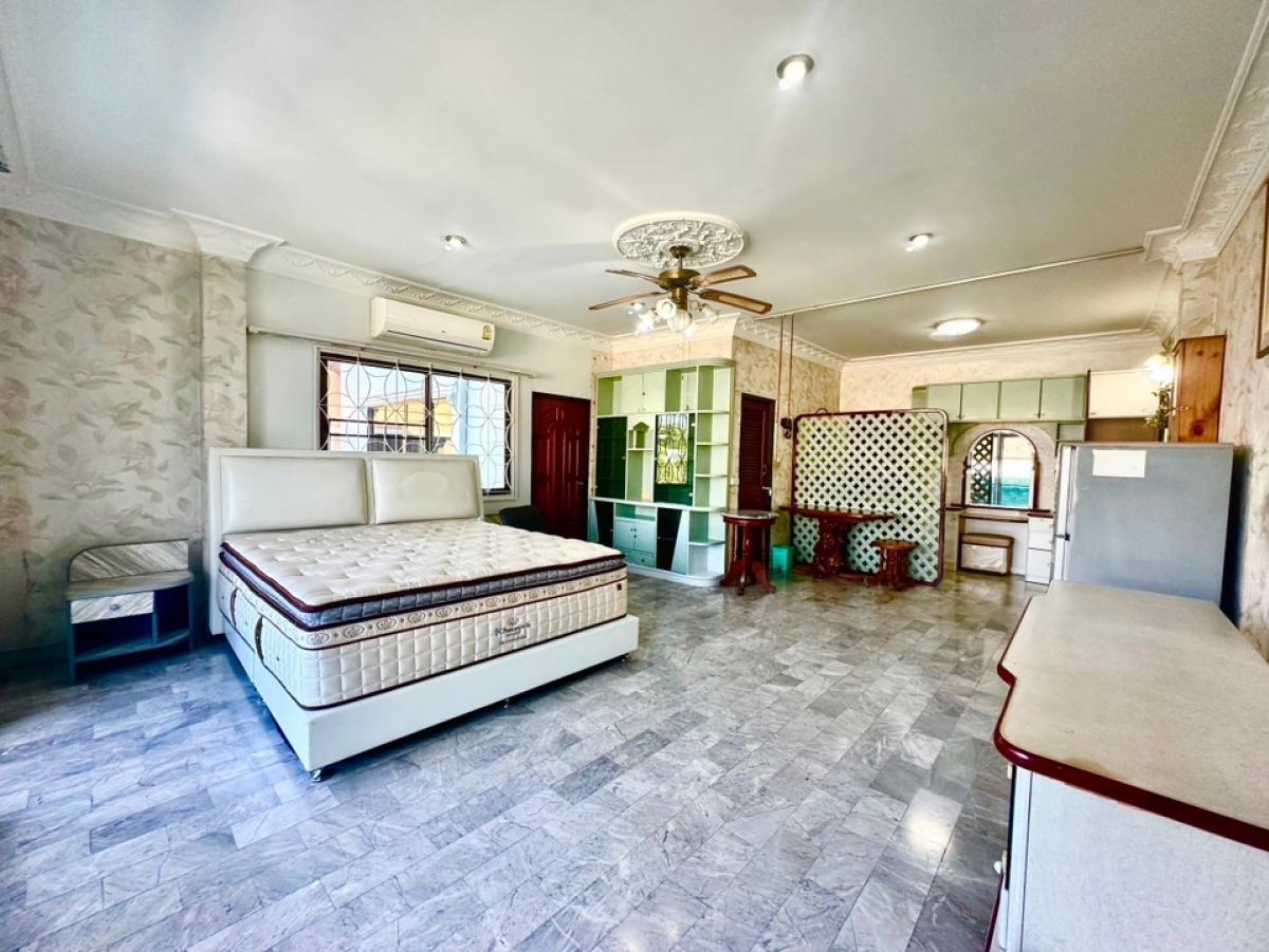 For RentHousePinklao, Charansanitwong : 📢👇Single house for rent in Taling Chan area, the front of the house faces north, decorated in a luxurious European style, near VELO Plaza, Central Westville.