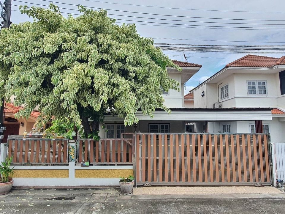 ขายบ้านปทุมธานี รังสิต ธรรมศาสตร์ : ขายบ้านเดี่ยว หมู่บ้านพรพิมาน ธัญบุรี คลอง 5 ที่ดิน 40 ตารางวา 2 ห้องนอน 2 ห้องน้ำ ใกล้ฟิวเจอร์พาร์ครังสิต ใกล้ดรีมเวิลด์ ใกล้มหาวิทยาลัยเทคโนโลยีราชมงคลธัญบุรี