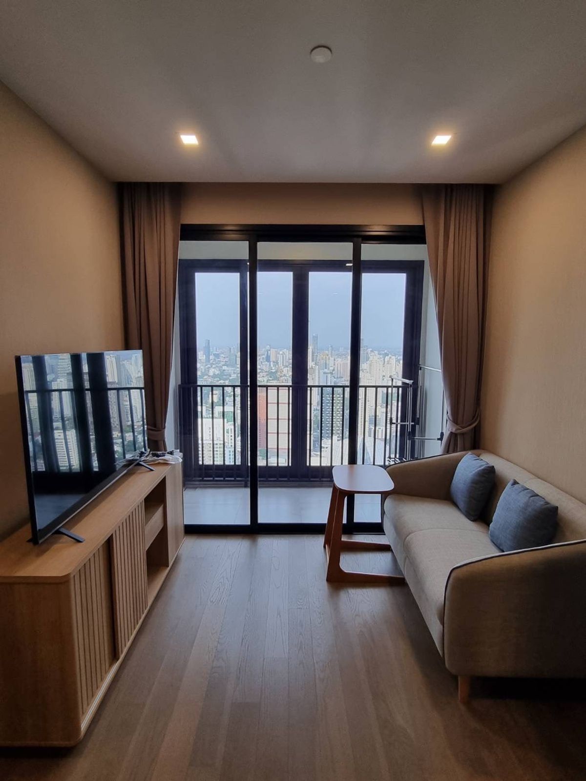 ให้เช่าคอนโดสุขุมวิท อโศก ทองหล่อ : ถูกสุด คุ้มเกิ้นนน  Ashton Asoke for rent 48,000 baht 47 sqmชั้นสูง วิวเริสสสสส