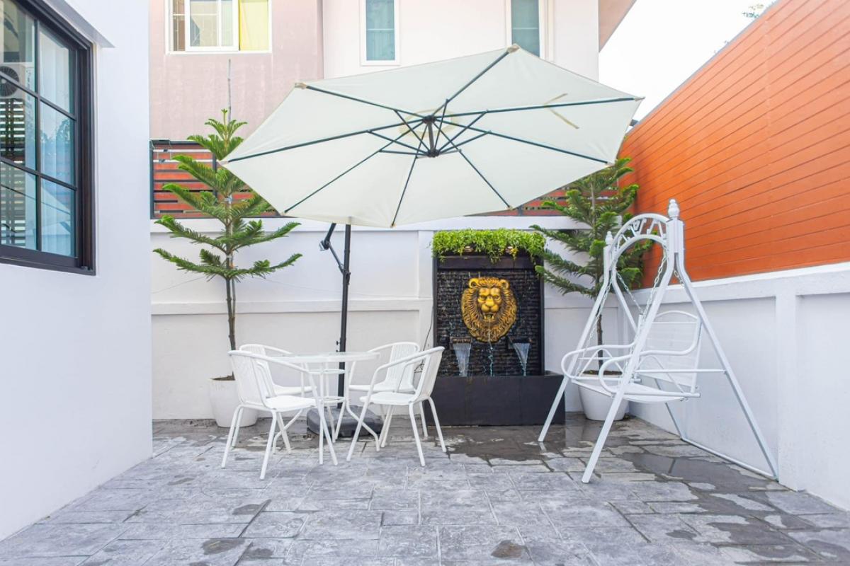 ให้เช่าบ้านรัชดา ห้วยขวาง : 📢👇 New Modern  Luxury Single House in Ladprao, near many international schools, shopping malls and restaurants