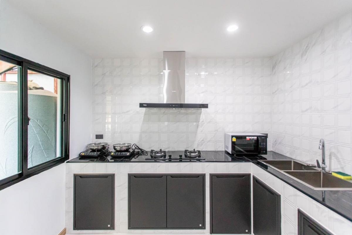 ให้เช่าบ้านรัชดา ห้วยขวาง : 📢👇 New Modern  Luxury Single House in Ladprao, near many international schools, shopping malls and restaurants