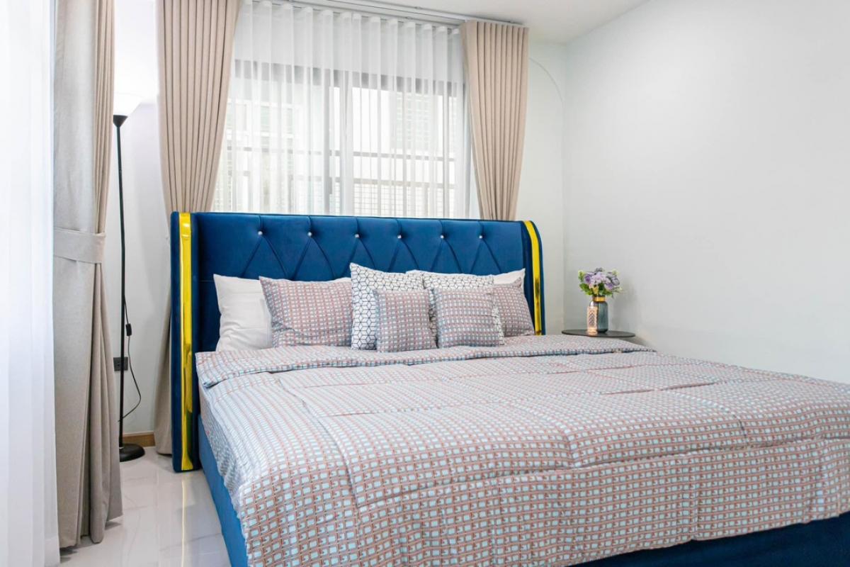 ให้เช่าบ้านรัชดา ห้วยขวาง : 📢👇 New Modern  Luxury Single House in Ladprao, near many international schools, shopping malls and restaurants