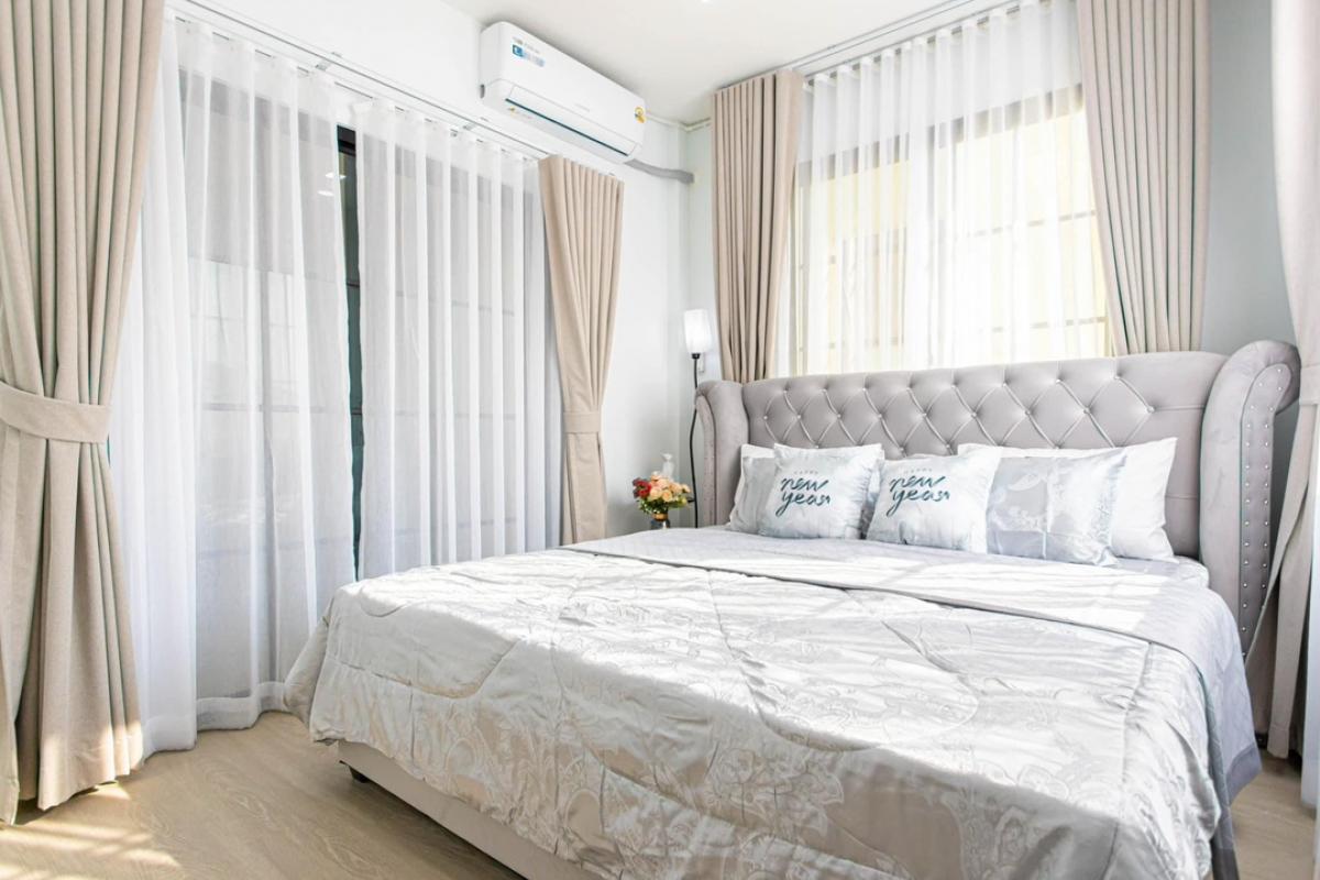 ให้เช่าบ้านรัชดา ห้วยขวาง : 📢👇 New Modern  Luxury Single House in Ladprao, near many international schools, shopping malls and restaurants
