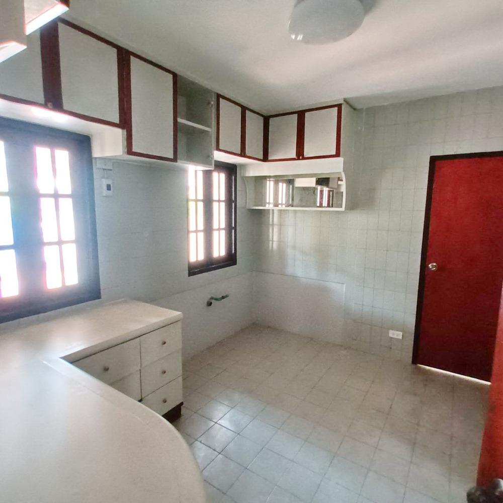 ขายบ้านรัชดา ห้วยขวาง : HK0108😍 For SELL ขาย บ้านเดี่ยว House 2 ชั้น,🚪4 ห้องนอน🚄ใกล้ MRT ห้วยขวาง 🏢ประชาราษฎร์บำเพ็ญ🔔พื้นที่บ้าน:61ตร.วา🔔พื้นที่ใช้สอย:300ตร.ม.💲ขาย:12,900,000฿📞O99-5919653,O65-9423251✅LineID:@sureresidence