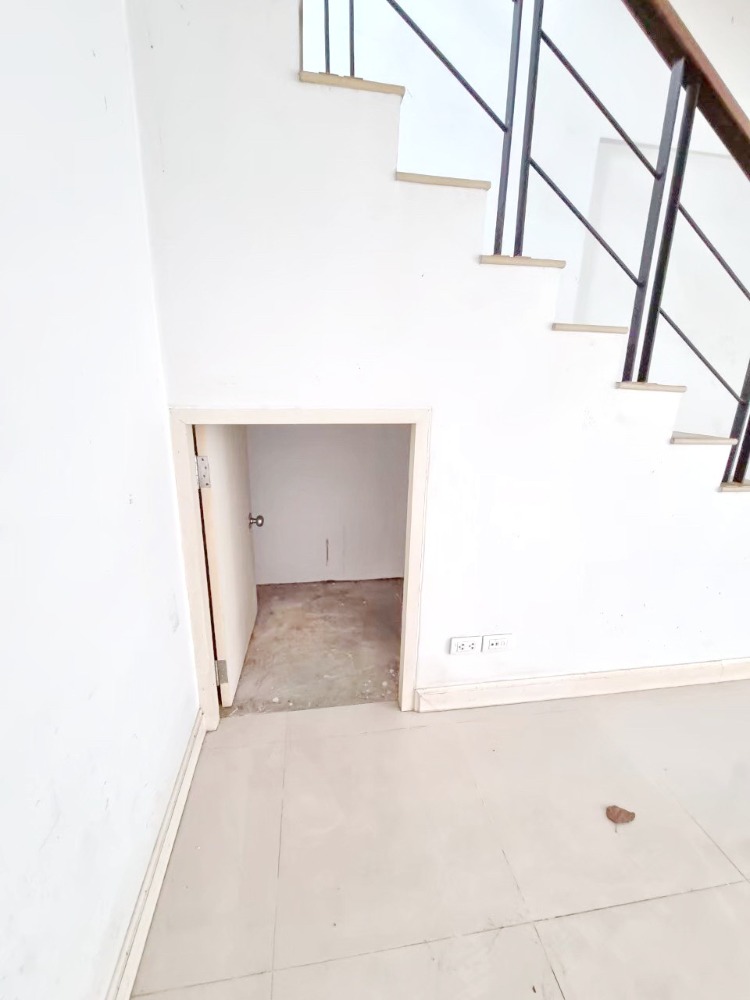 ขายทาวน์โฮมรัชดา ห้วยขวาง : HK0019😍 For SELL ขาย ทาวน์เฮ้าส์ 4 ชั้น🚪4 ห้องนอน🚄ใกล้ MRT สุทธิสาร🔔พื้นที่บ้าน:23.10ตร.วา🔔พื้นที่ใช้สอย:200ตร.ม.💲ขาย:7,500,000฿📞O99-5919653,O65-9423251✅LineID:@sureresidence