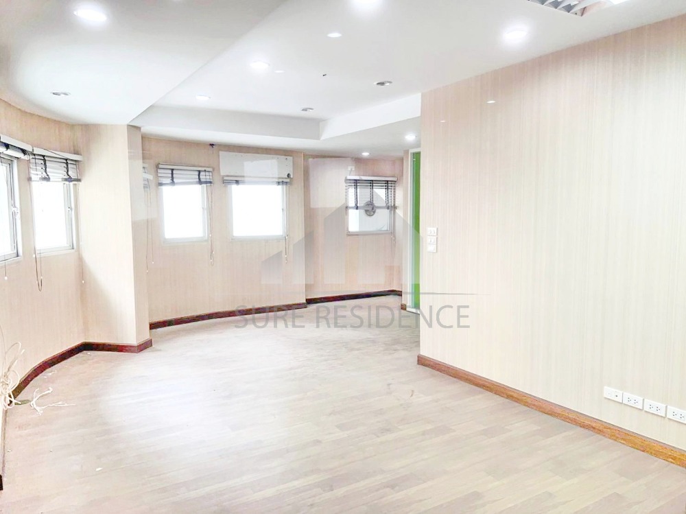 For SaleHome OfficeRatchadapisek, Huaikwang, Suttisan : HK0109😍 For SELL Selling Home Office Home Office 6 floors, 🚪5 bedrooms🚄near MRT Ratchadaphisek 🏢Ratchada🔔House area: 34 sq.wa🔔Usable area: 600 sq.m.💲Selling: 59,000,000฿📞O99-5919653,O65-9423251✅LineID:@sureresidence