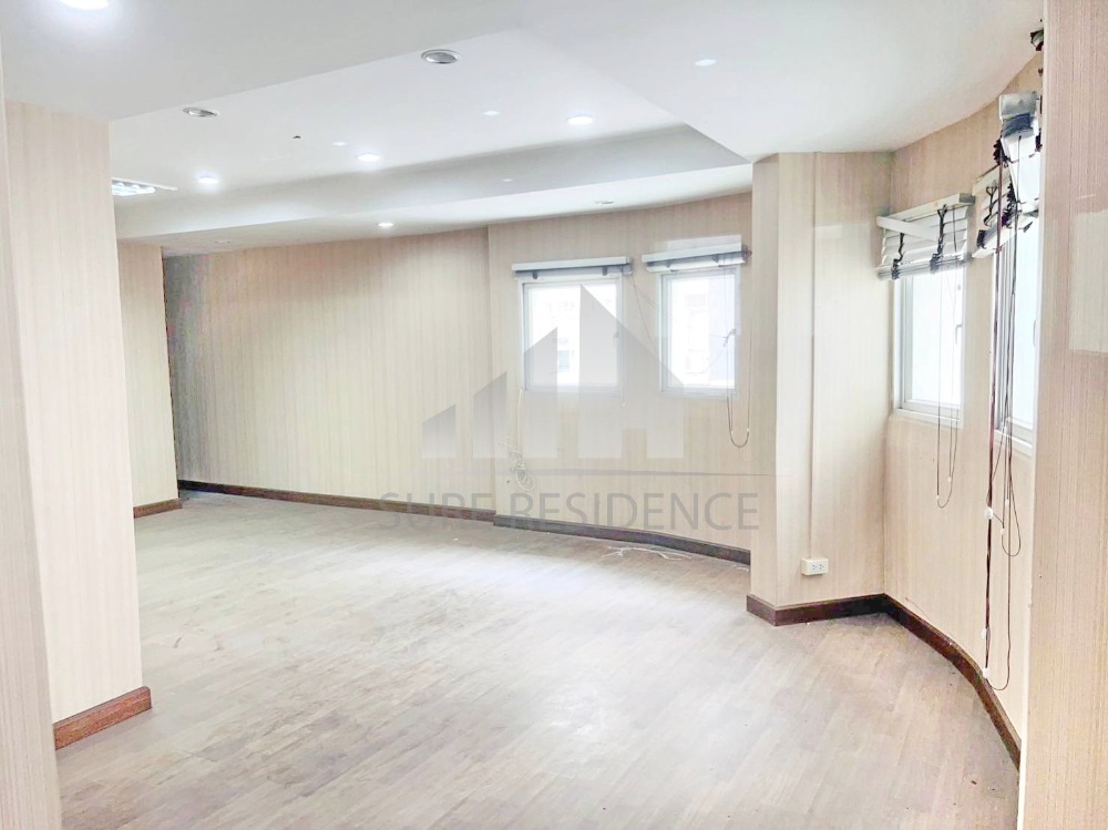 For SaleHome OfficeRatchadapisek, Huaikwang, Suttisan : HK0109😍 For SELL Selling Home Office Home Office 6 floors, 🚪5 bedrooms🚄near MRT Ratchadaphisek 🏢Ratchada🔔House area: 34 sq.wa🔔Usable area: 600 sq.m.💲Selling: 59,000,000฿📞O99-5919653,O65-9423251✅LineID:@sureresidence