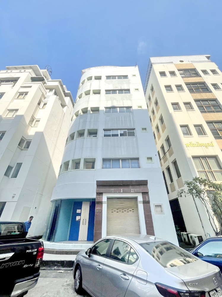 For SaleHome OfficeRatchadapisek, Huaikwang, Suttisan : HK0109😍 For SELL Selling Home Office Home Office 6 floors, 🚪5 bedrooms🚄near MRT Ratchadaphisek 🏢Ratchada🔔House area: 34 sq.wa🔔Usable area: 600 sq.m.💲Selling: 59,000,000฿📞O99-5919653,O65-9423251✅LineID:@sureresidence