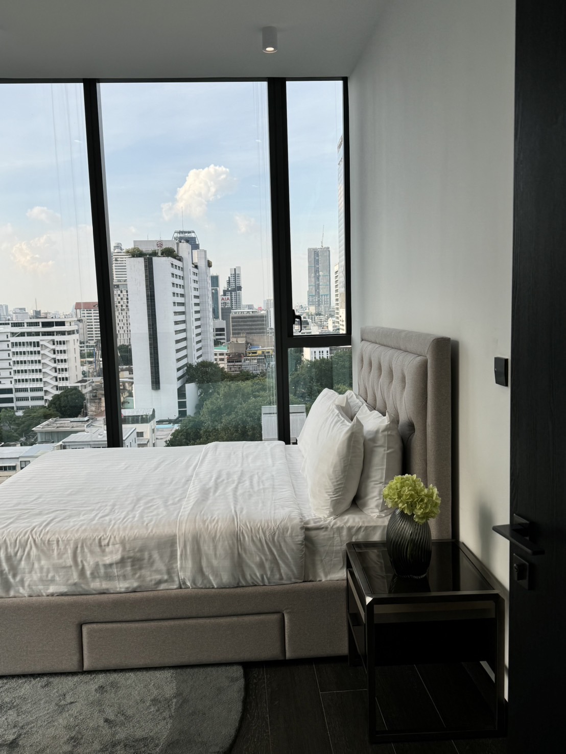ให้เช่าคอนโดสาทร นราธิวาส : Tait 12, 1 bed, 55000 per month