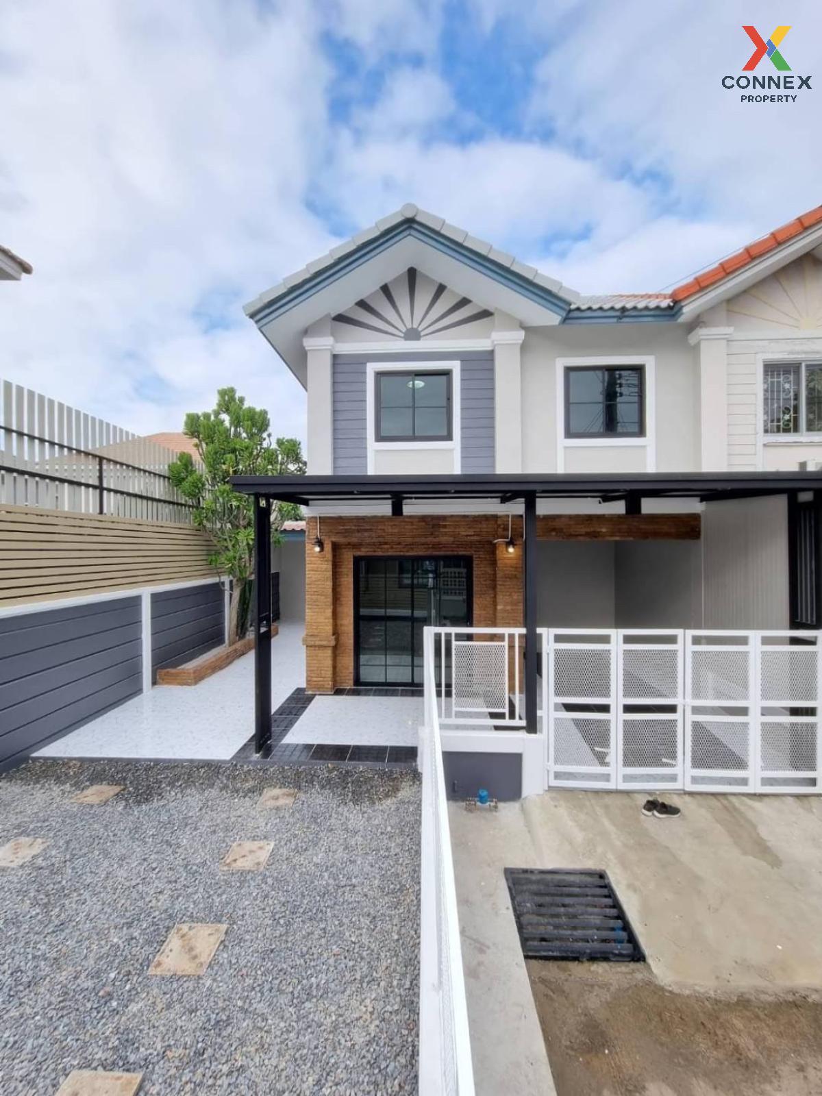 For SaleTownhomeNonthaburi, Bang Yai, Bangbuathong : For Sale Townhouse/Townhome  , Baan Pruksa 33 Bangbuathong , wide frontage , newly renovated , Bang Khu Rat , Bang Bua Thong , Nonthaburi , CX-109295