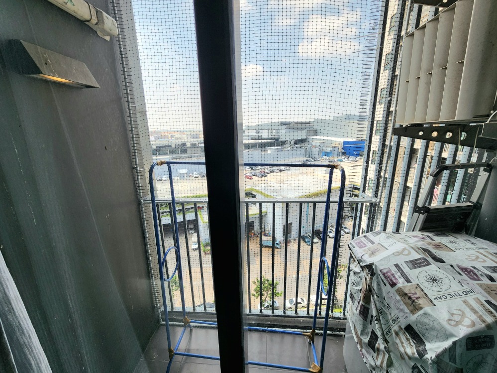 ขายคอนโดนนทบุรี บางใหญ่ บางบัวทอง : ขาย/For Sale **ห้องว่างครับผม สถานะตามปกเลย มีเครื่องซักผ้าและตาข่ายกันนก แอร์ 2**พลัมคอนโด เซ็นทรัล เฟส 1 ชั้น 12 ขนาด 25 ตรม. ให้ของตามภาพทั้งหมด