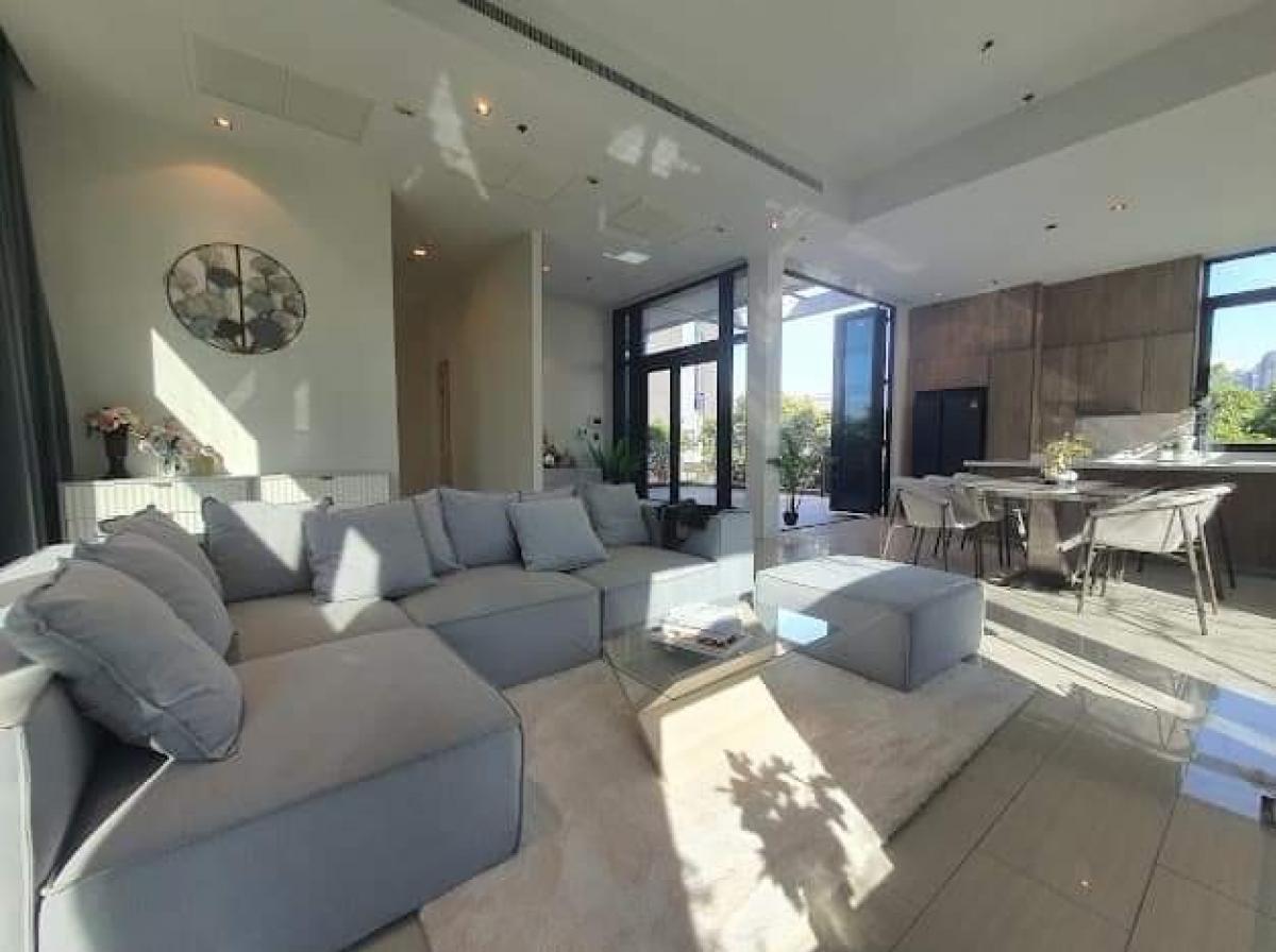 For RentCondoRama9, Petchburi, RCA : 🌜⭐️🌛For rent: Private Villa Duplex Penhouse in Circle Living Prototype Condo, 444 sq m  4 bedrooms 4 bathrooms