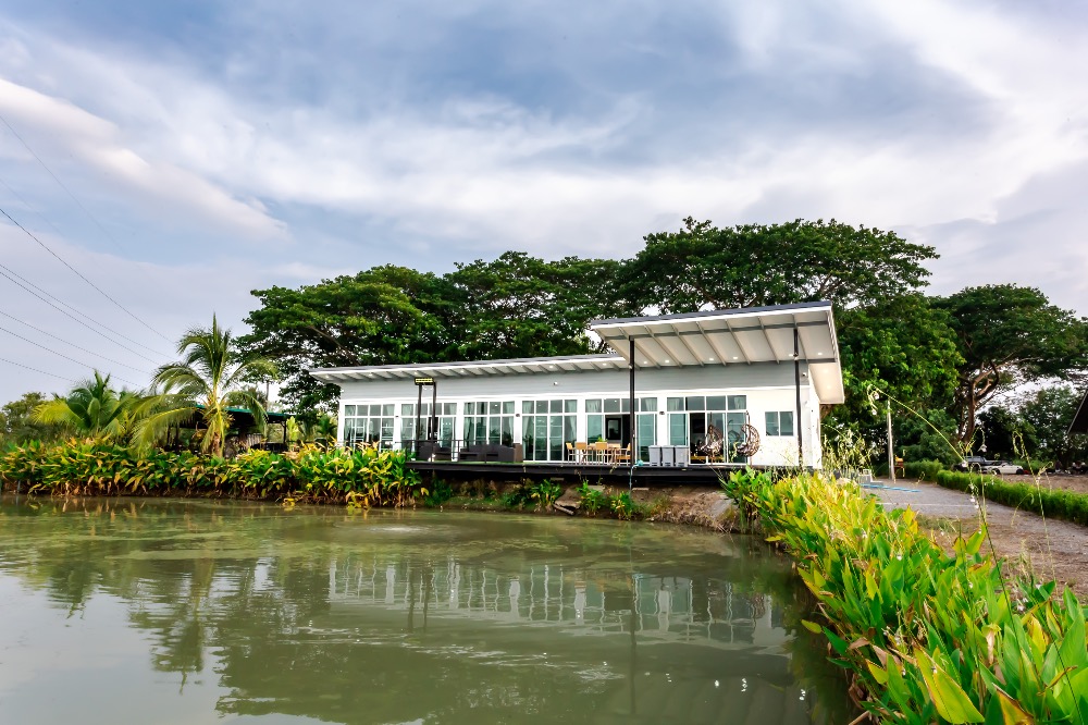 For SaleHouseChiang Mai : Luxurious Home with Expansive Private stoked Lakes and Land with stunning views