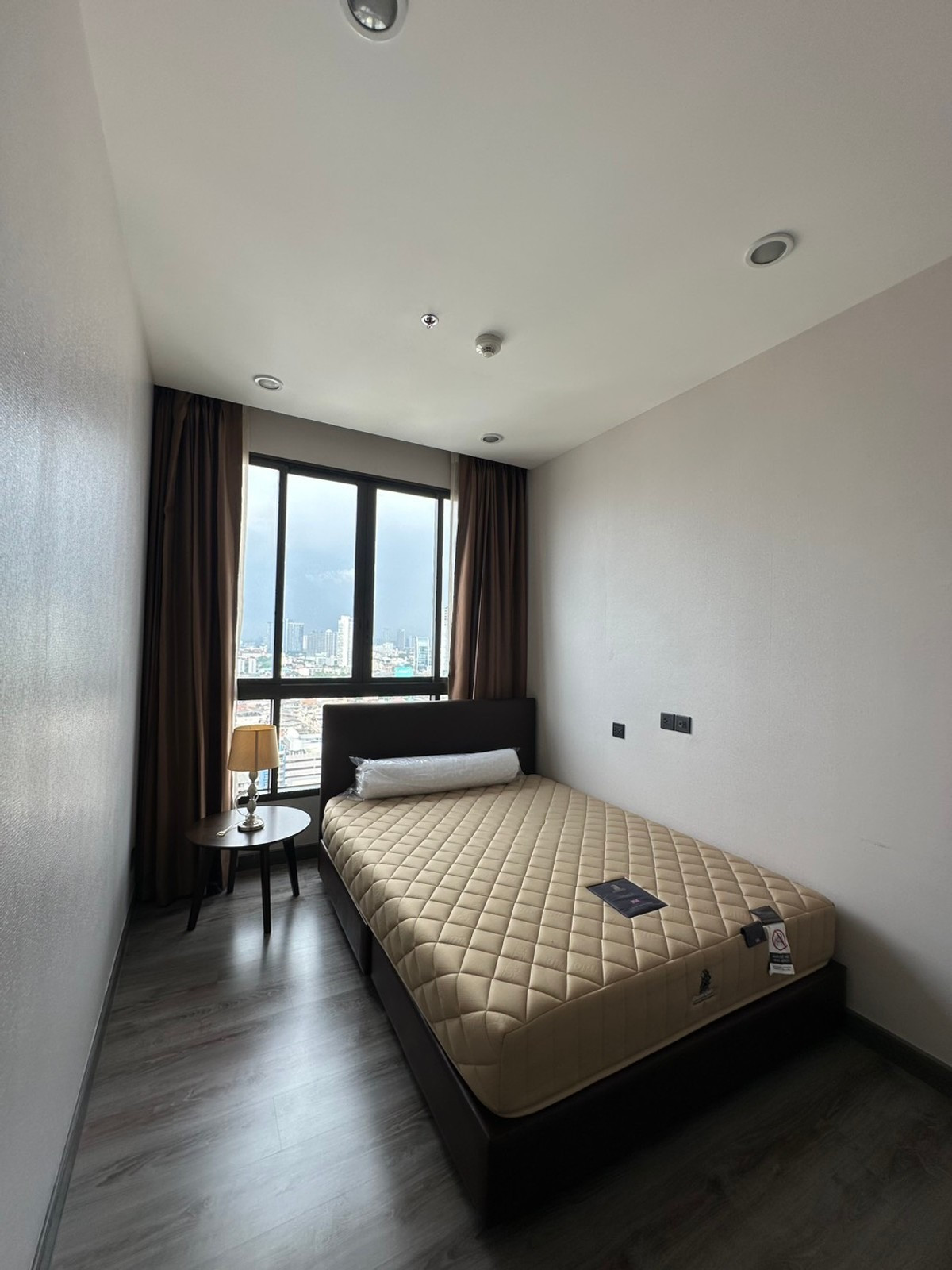 For RentCondoPinklao, Charansanitwong : 🚆MRT Sirindhorn 300M 🚆🔥 Rental of Erbano Rajavithi 🔥