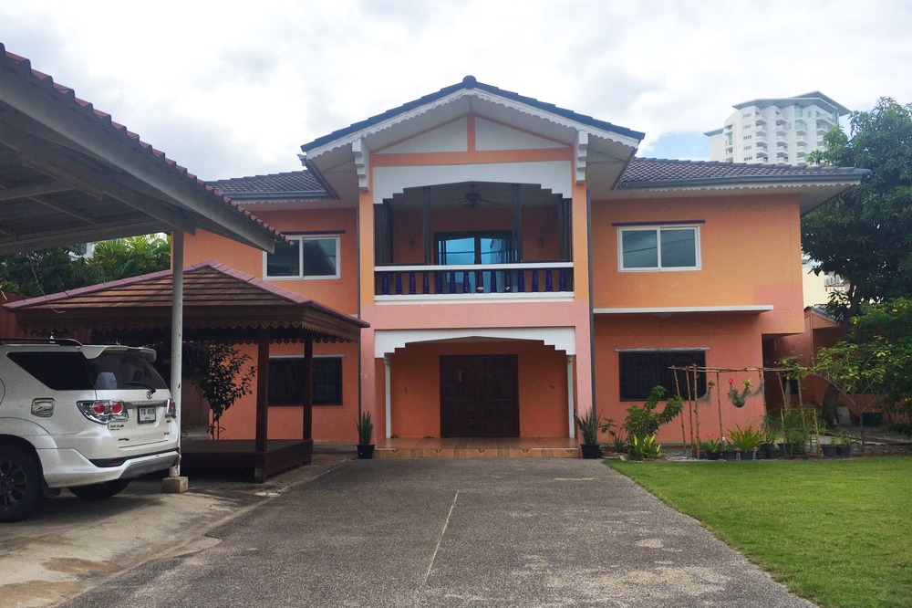 For SaleHouseHuahin, Prachuap Khiri Khan, Pran Buri : 5 bedroom 7 restrooms two-storey-house in Huahin near beach and town