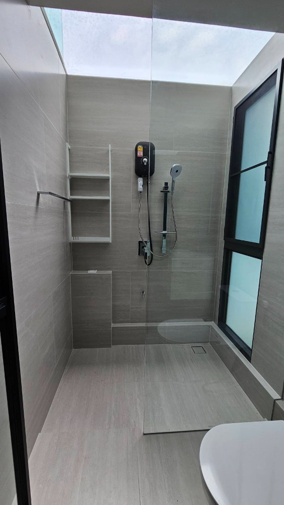 For RentHousePattanakan, Srinakarin : Vive krungthep kreetha for rent