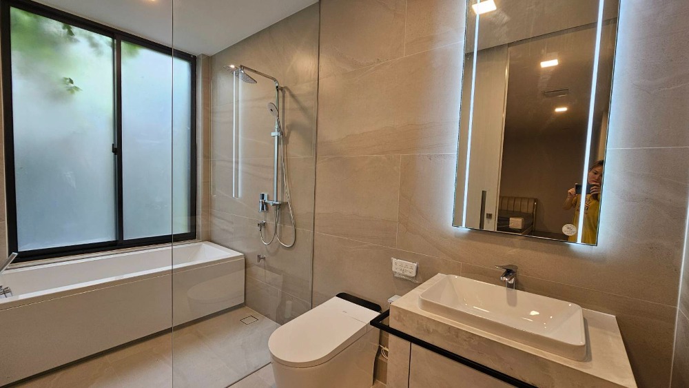 For RentHousePattanakan, Srinakarin : Vive krungthep kreetha for rent