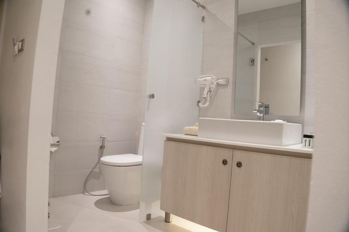 ขายบ้านหัวหิน ประจวบคีรีขันธ์ : ขายบ้านตากอากาศ ติดทะเล พร้อมหาดส่วนตัว 6 ห้องนอน เนื้อที่ 2 ไร่ 1 ตารางวา |65,000,000| ติดต่อ 086-795-9997(จิมมี่)