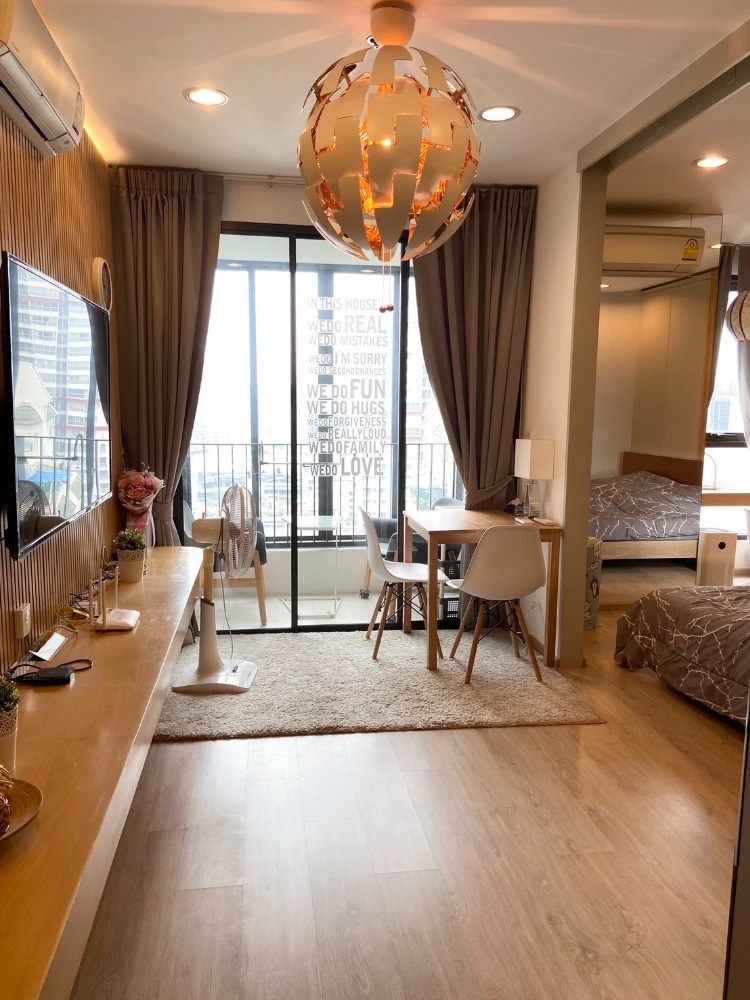 For SaleCondoRatchathewi,Phayathai : Ideo Q Ratchathewi【𝐒𝐄𝐋𝐋】🔥 Resort-like atmosphere in the heart of the city. Happiness that is not too far away. Fully built-in, ready to move in!! 🔥 Contact Line ID: @hacondo