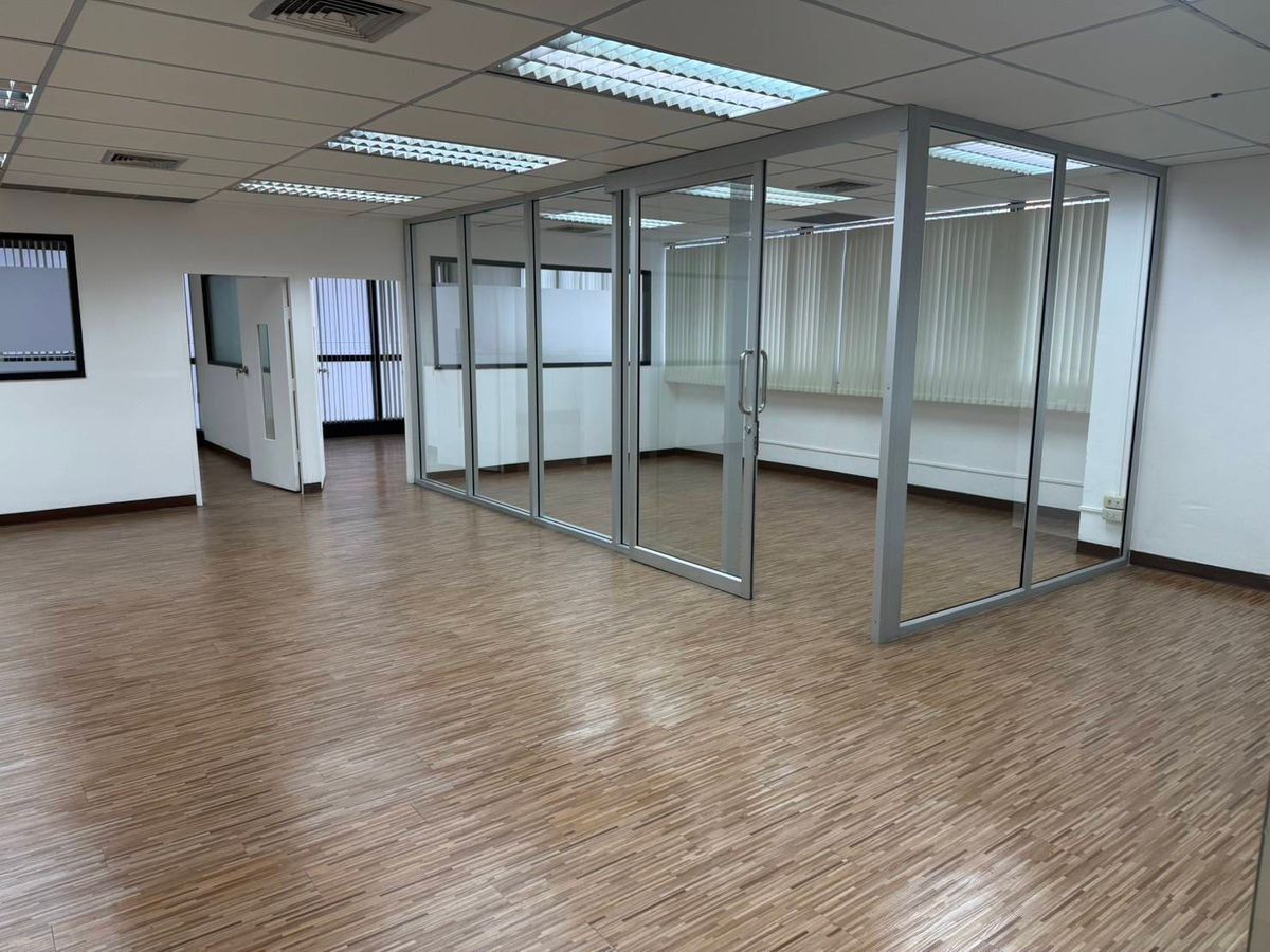 ให้เช่าสำนักงานราชเทวี พญาไท : ให้เช่า พื้นที่สำนักงานอาคารพญาไทพลาซ่า 100 ตรม 10 ก้าวเดินถึง BTS พญาไท วิวโล่ง โปร่งสบาย