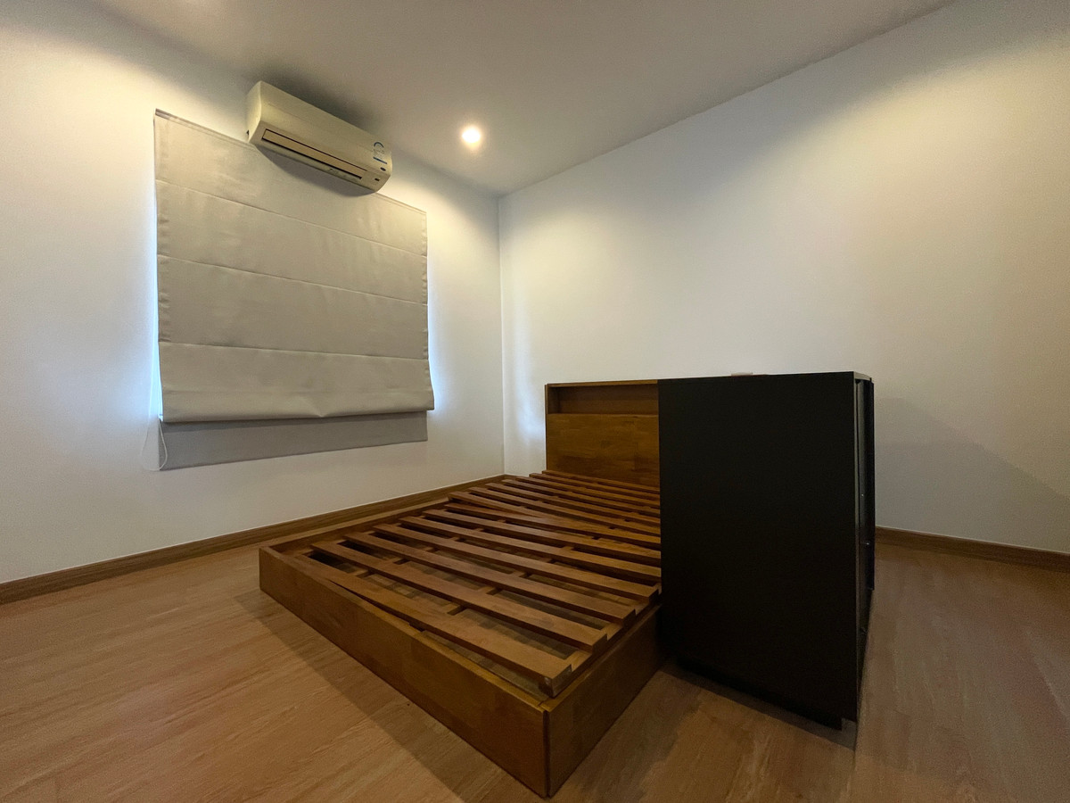 For RentHousePattanakan, Srinakarin : For rent, detached house, Luxury, The Palm, Phatthanakan, corner plot, near Thonglor, garden view