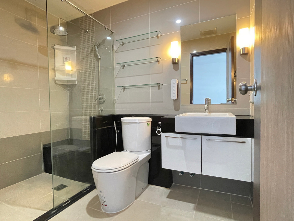 For RentCondoWongwianyai, Charoennakor : For rent Supalai River Resort Charoennakorn