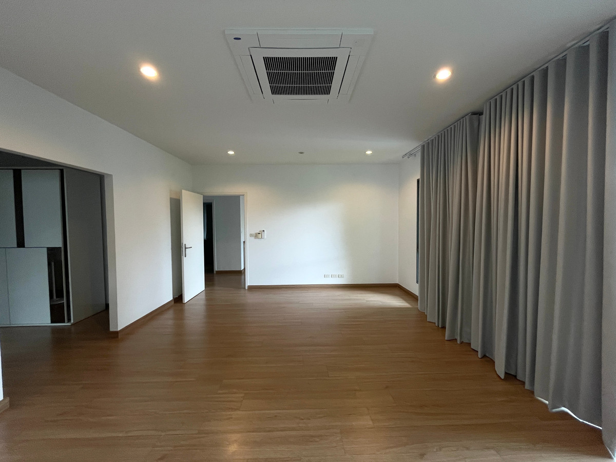 For RentHousePattanakan, Srinakarin : For rent, detached house, Luxury, The Palm, Phatthanakan, corner plot, near Thonglor, garden view