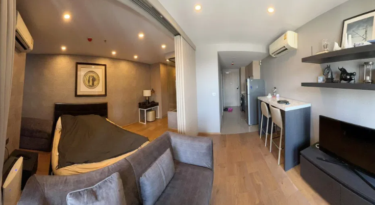 ให้เช่าคอนโดราชเทวี พญาไท : Q Chidlom 45 sq.m. Eng 中 日 Please add LINE ID @806qphgn o8415o5483