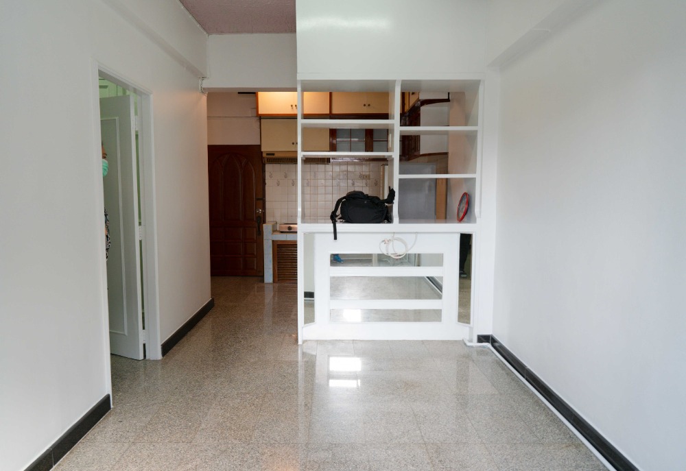 For SaleCondoSukhumvit, Asoke, Thonglor : Condo for sale 1 bedroom Ruenrudee Condominium size 44 sqm Soi Sukhumvit 1 opposite Hospital Bumrungrad BTS Nana Ploenchit near the expressway