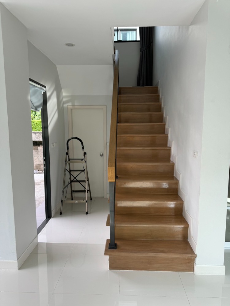 ขายบ้านวิภาวดี ดอนเมือง หลักสี่ : บ้านเดี่ยวในหมู่บ้าน SKY ดอนเมือง เจ้าของขายเอง บ้านสภาพดี มีการดูแล ปรับปรุงตลอด ราคาถูก สามารถต่อรองได้