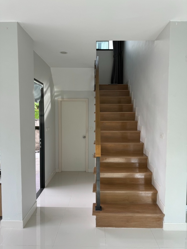 ขายบ้านวิภาวดี ดอนเมือง หลักสี่ : บ้านเดี่ยวในหมู่บ้าน SKY ดอนเมือง เจ้าของขายเอง บ้านสภาพดี มีการดูแล ปรับปรุงตลอด ราคาถูก สามารถต่อรองได้