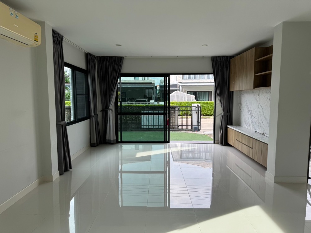 ขายบ้านวิภาวดี ดอนเมือง หลักสี่ : บ้านเดี่ยวในหมู่บ้าน SKY ดอนเมือง เจ้าของขายเอง บ้านสภาพดี มีการดูแล ปรับปรุงตลอด ราคาถูก สามารถต่อรองได้