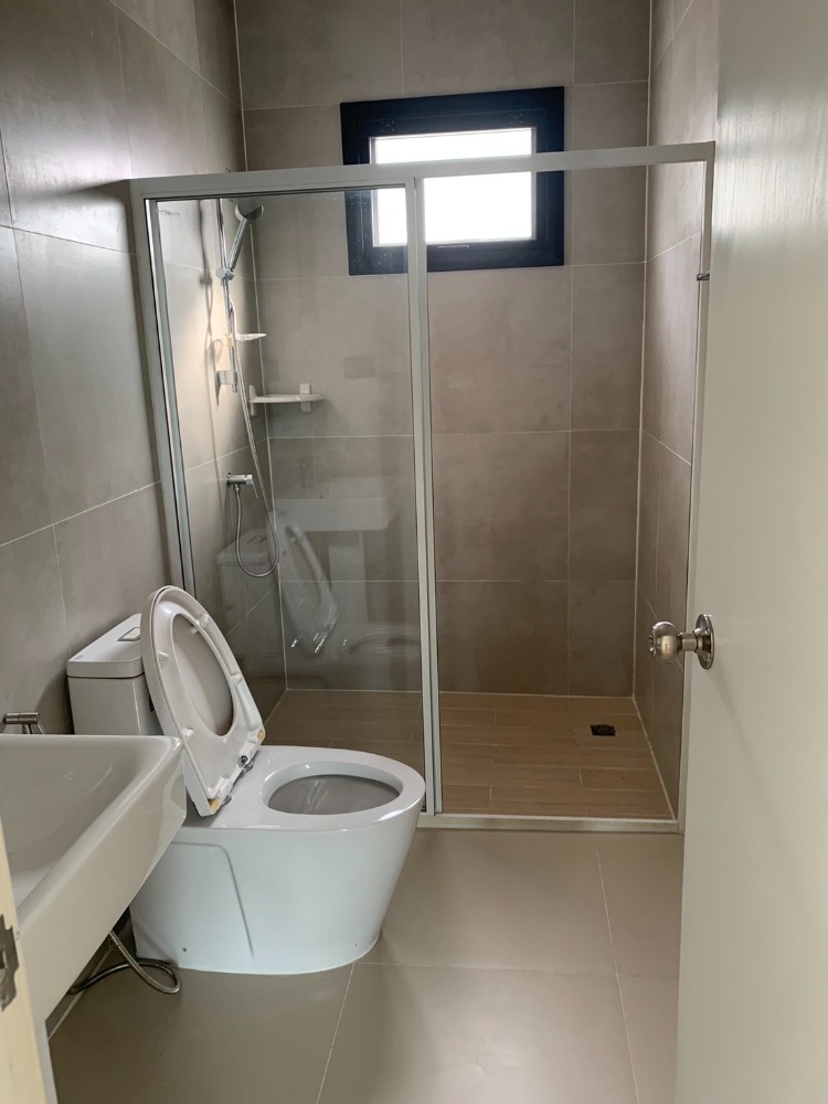 ขายบ้านวิภาวดี ดอนเมือง หลักสี่ : บ้านเดี่ยวในหมู่บ้าน SKY ดอนเมือง เจ้าของขายเอง บ้านสภาพดี มีการดูแล ปรับปรุงตลอด ราคาถูก สามารถต่อรองได้