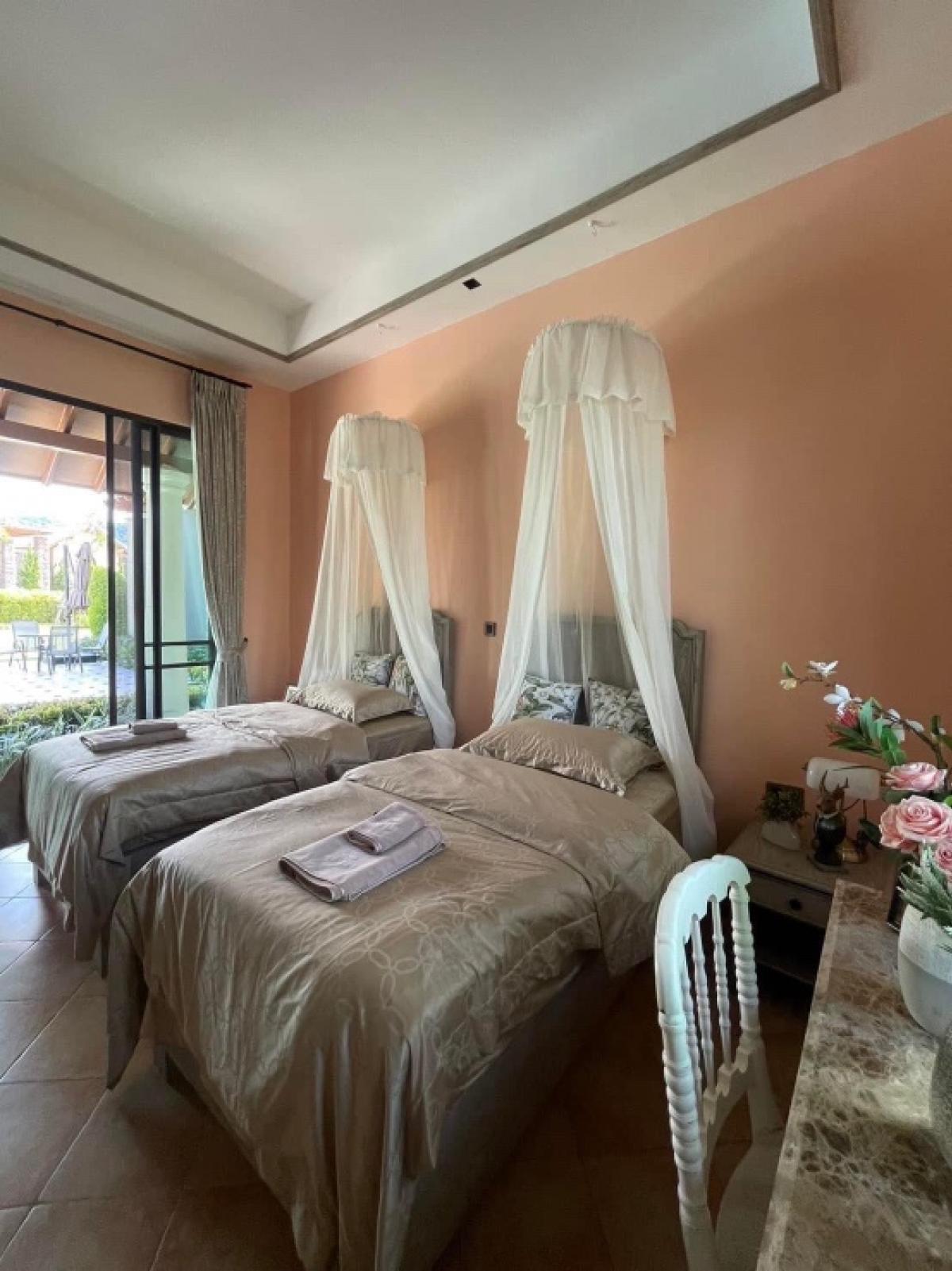 For SaleHousePak Chong KhaoYai : 📢👇Relax with good weather all year round and a good atmosphere at Bella Del Monte. Buy 1 get 2 houses with swimming pools and another guest house (2 bedrooms). Special: Free common area fees for 5 years from the date of delivery of the house in July 67 (f