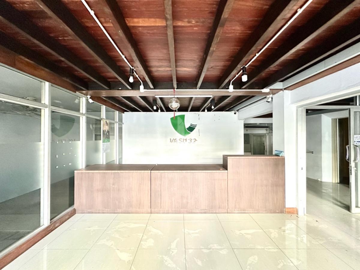 ให้เช่าอาคารพาณิชย์สุขุมวิท อโศก ทองหล่อ : อาคารพาณิชย์ 3 คูหา 4 ชั้น 800 ตรม.มีลิฟท์ โทร.098-654-2399