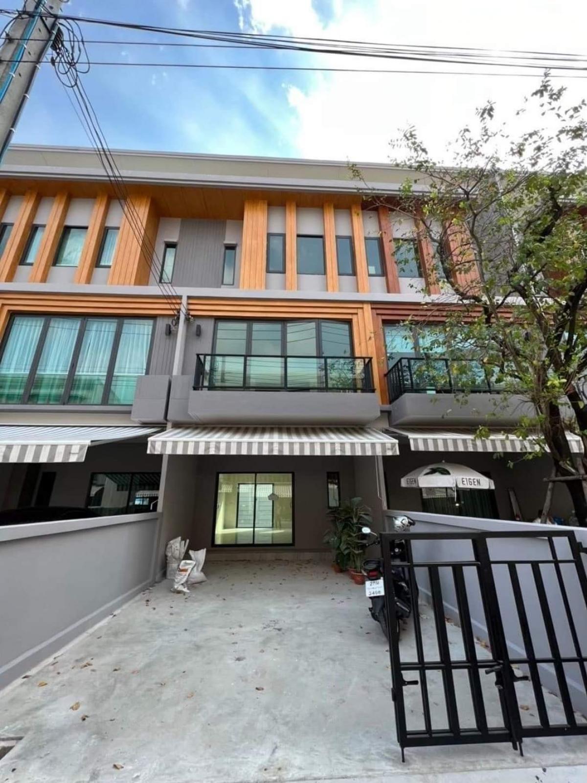 For RentTownhomePattanakan, Srinakarin : 🌜⭐️🌛For rent. Townhomec Eigen Phatthanakan
