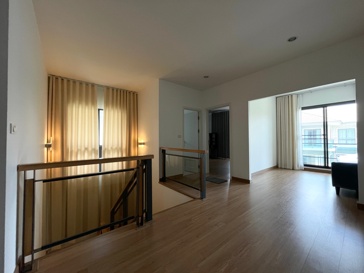 For RentHousePattanakan, Srinakarin : For rent, detached house, Luxury, The Palm, Phatthanakan, corner plot, near Thonglor, garden view