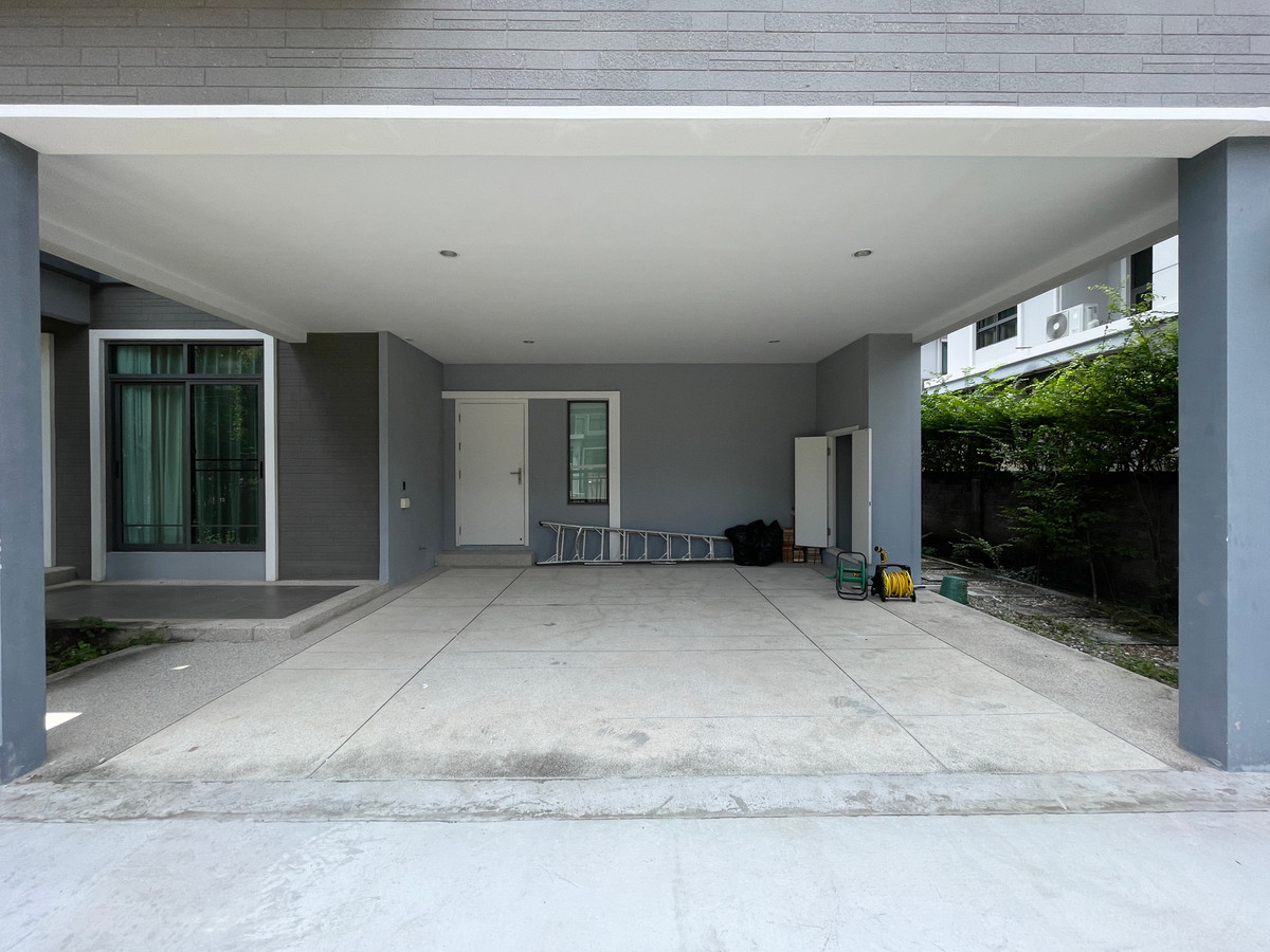 For RentHousePattanakan, Srinakarin : For rent, detached house, Luxury, The Palm, Phatthanakan, corner plot, near Thonglor, garden view