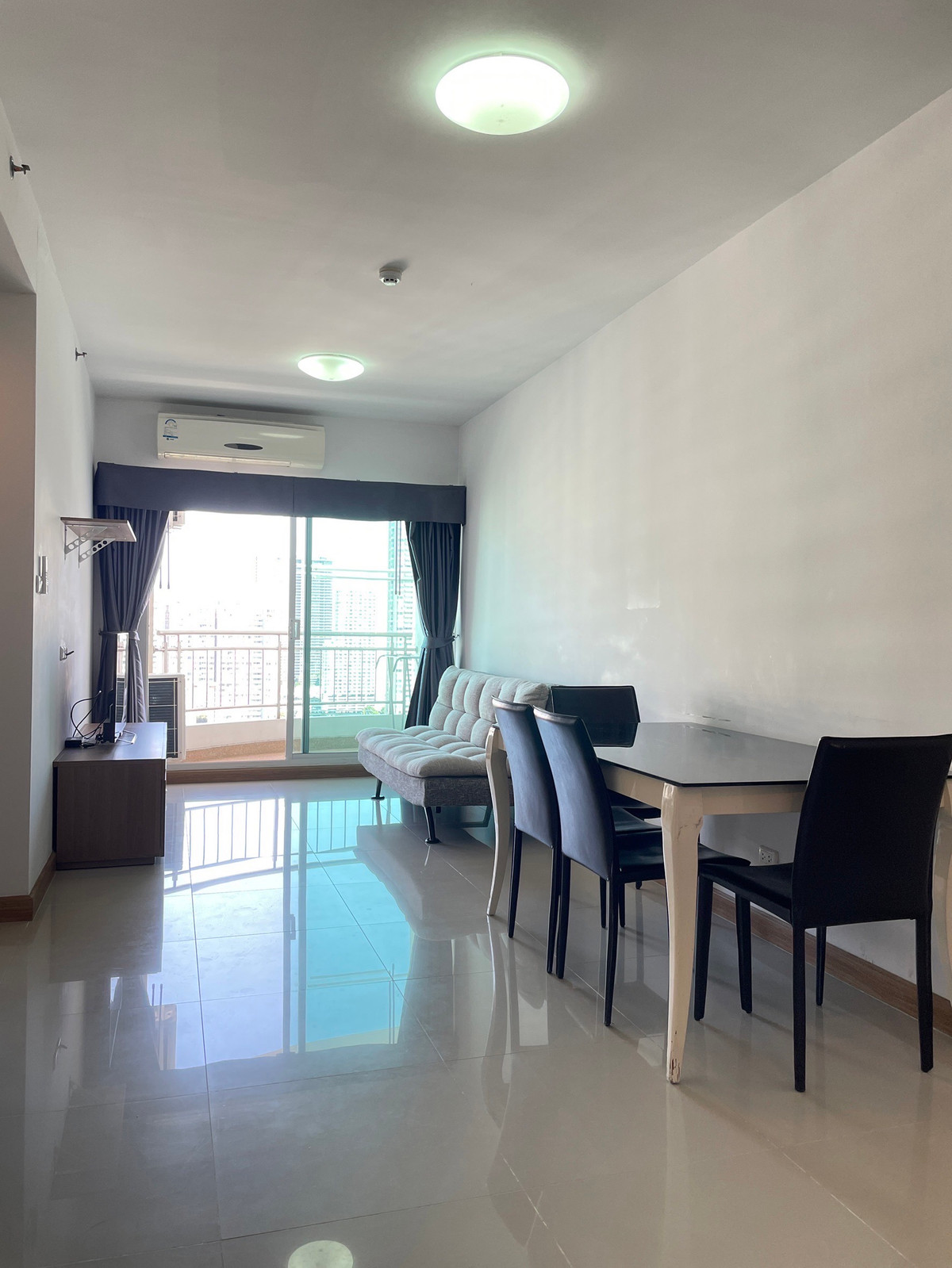 For RentCondoWongwianyai, Charoennakor : For rent Supalai River Resort Charoennakorn