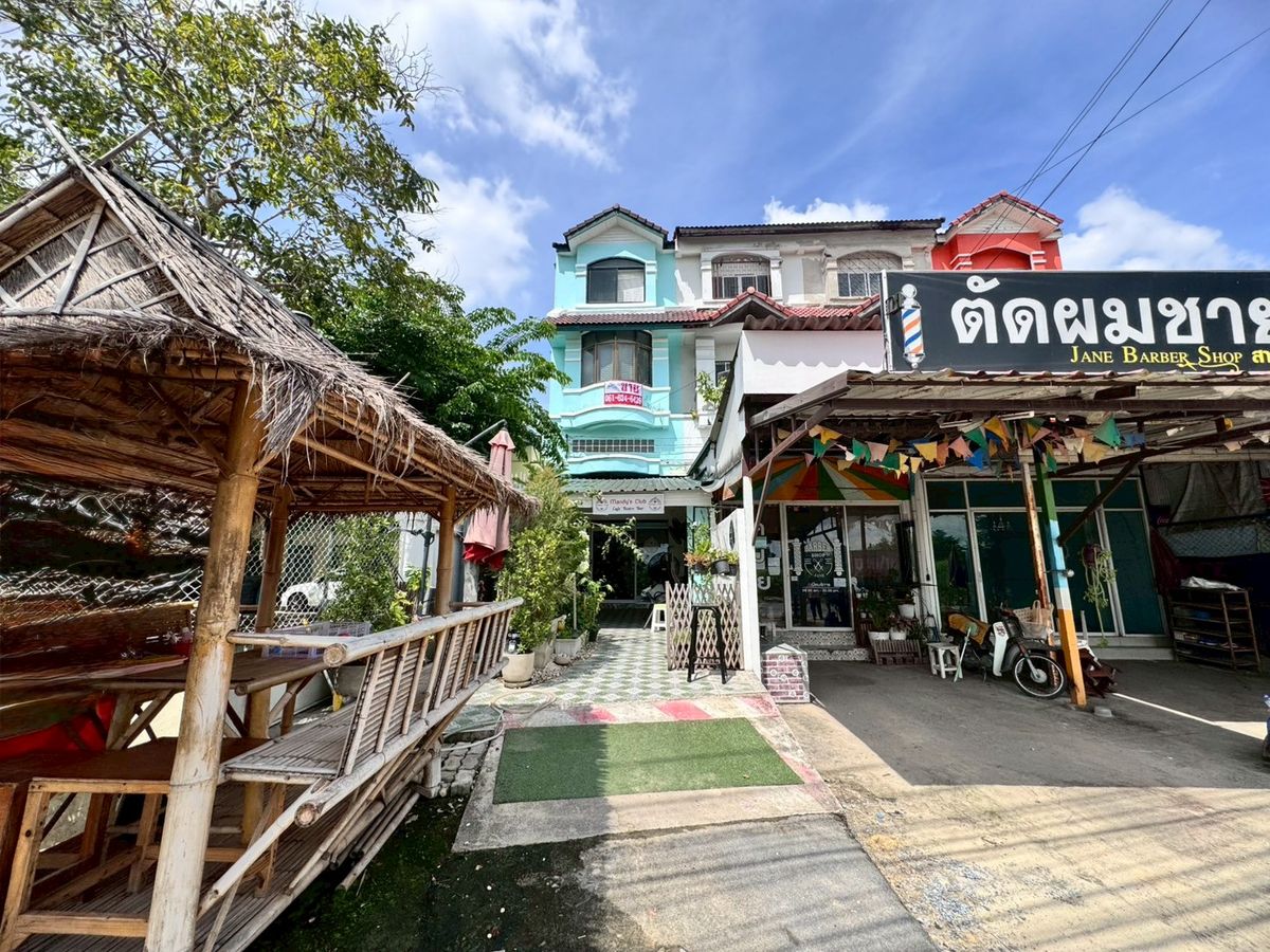 ขายอาคารพาณิชย์นวมินทร์ รามอินทรา : ขายขาดทุน!! อาคารพาณิชย์หมู่บ้านเลิศอุบล พระยาสุเรนทร์ 44 (ติดถนนเมน) 4ชั้น (N.1430)