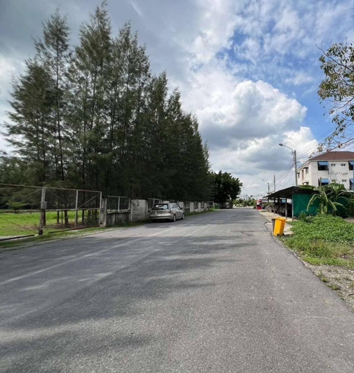 For SaleLandPinklao, Charansanitwong : Land for sale, Taling Chan Railway Road (near Taling Chan Floating Market)
